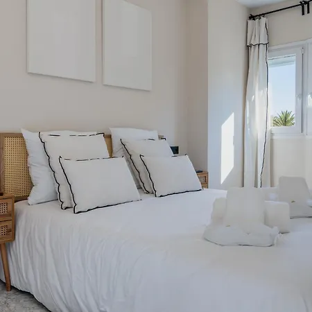 New Renovated Front Line Playa Rocio Puerto Banus Апартаменты Марбелья