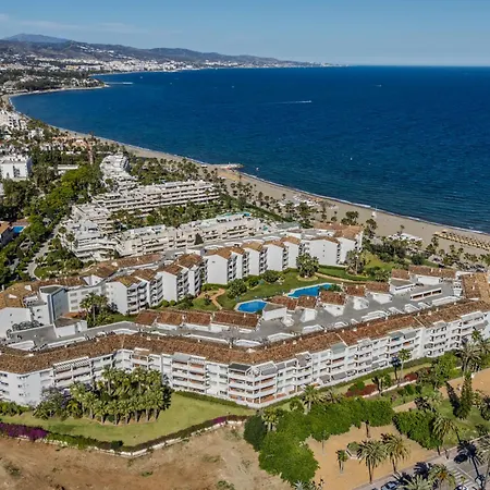 New Renovated Front Line Playa Rocio Puerto Banus דירה *