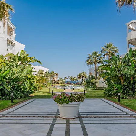 Apartment New Renovated Front Line Playa Rocio Puerto Banus Marbella