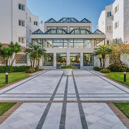 New Renovated Front Line Playa Rocio Puerto Banus *