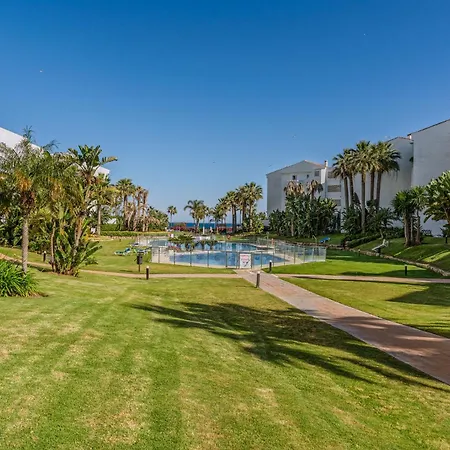New Renovated Front Line Playa Rocio Puerto Banus Lejlighed *