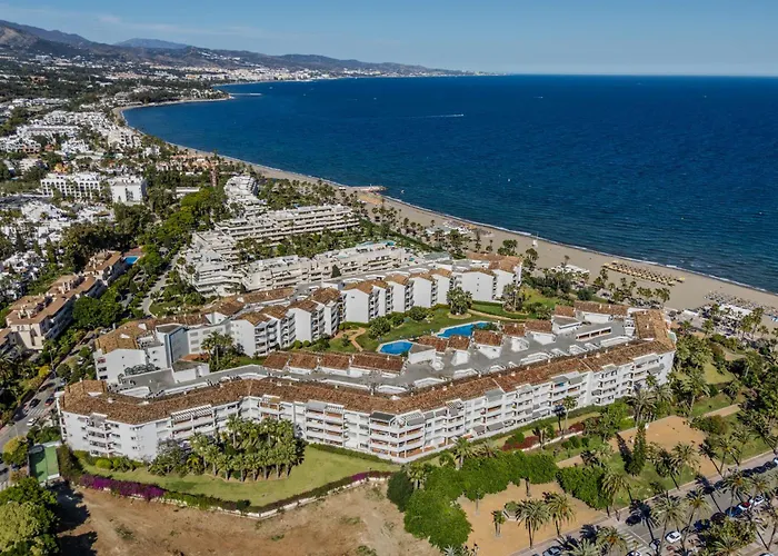 New Renovated Front Line Playa Rocio Puerto Banus דירה *