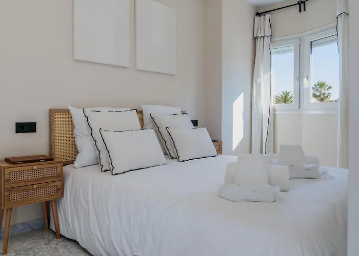 New Renovated Front Line Playa Rocio Puerto Banus Appartement Marbellac