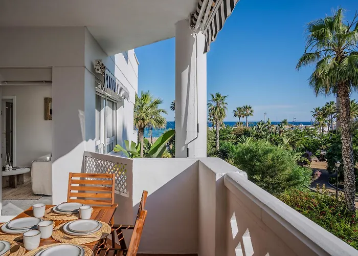 Appartement New Renovated Front Line Playa Rocio Puerto Banus Marbellac